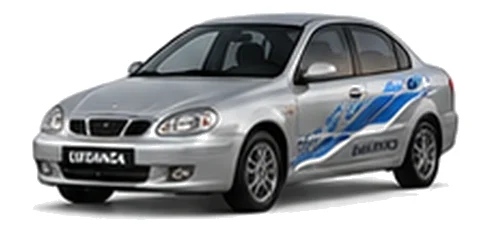 Daewoo Leganza in Poly Silver with chequered vinyl side graphics, front three-quarter view on a white background.